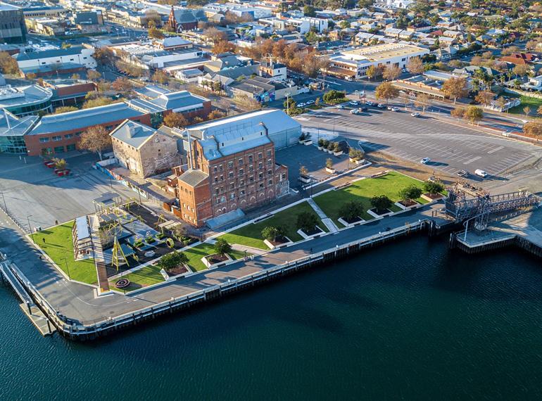 Port Adelaide © Brandan Adobe Stock