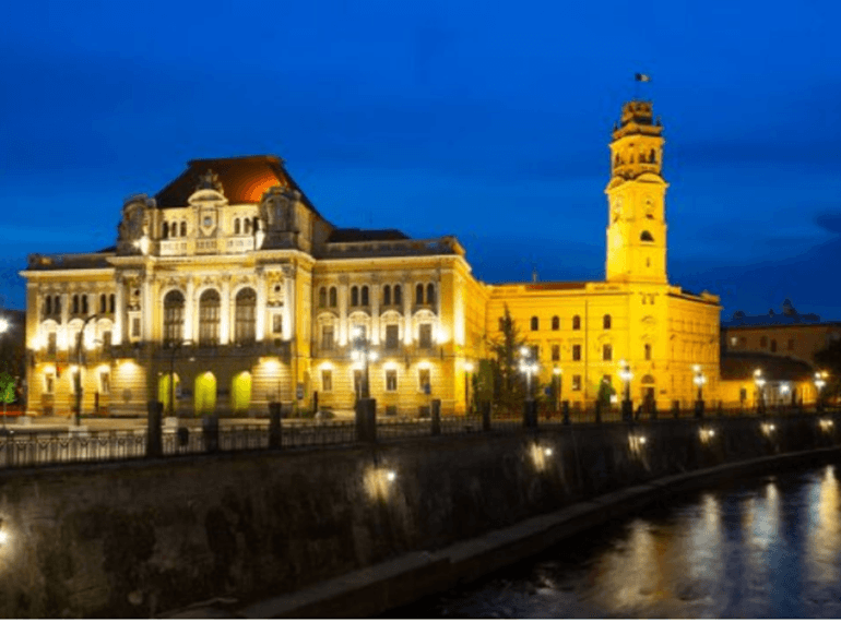 Oradea City Hall © Depositphotos