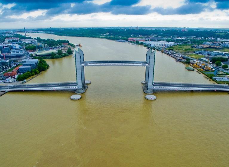 BU GO3E Pont Jacques Chaban Delmas © Eric